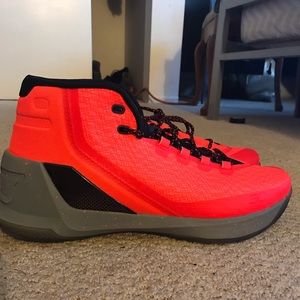 Curry 3 size 13